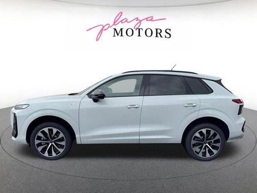 Glacier White Metallic 2026 Audi Q3 TFSI quattro S tronic
