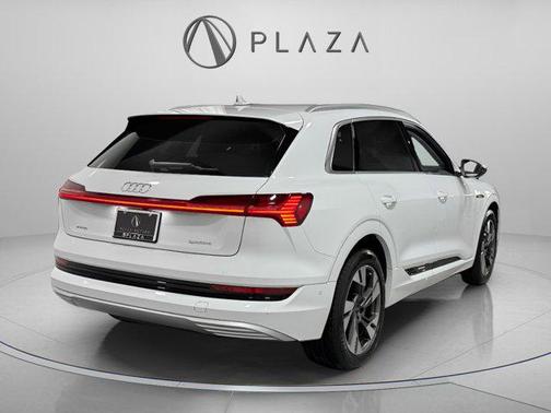 2023 Audi e-tron Premium Plus quattro