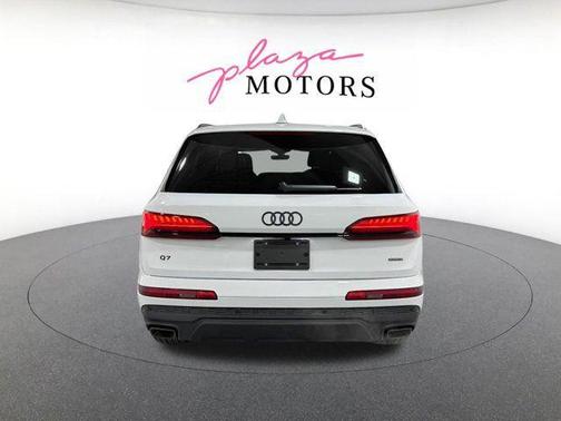 Glacier White Metallic 2026 Audi Q7 45 Premium Plus