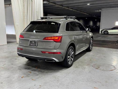 Chronos Gray Metallic 2023 Audi Q5 45 S line Premium