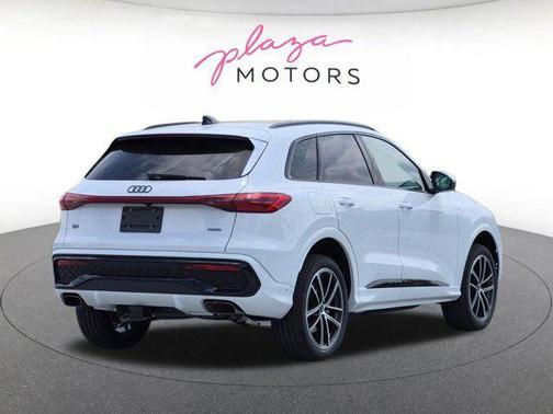 Glacier White Metallic 2026 Audi Q5 Premium Plus TFSI quattro S tronic