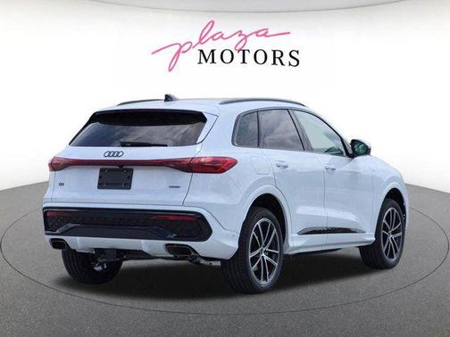 Glacier White Metallic 2026 Audi Q5 Premium Plus TFSI quattro S tronic
