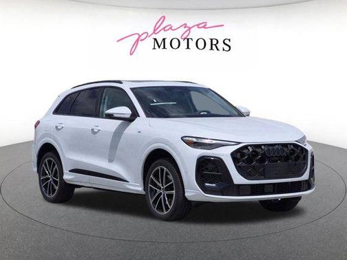 Glacier White Metallic 2026 Audi Q5 Premium Plus TFSI quattro S tronic
