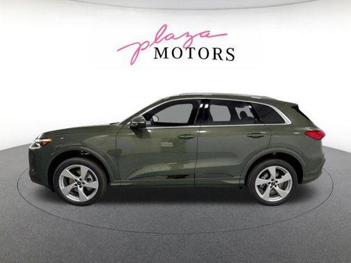 District Green Metallic 2026 Audi Q5 Premium Plus TFSI quattro S tronic