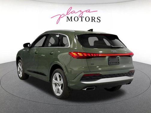 District Green Metallic 2026 Audi Q5 Premium Plus TFSI quattro S tronic
