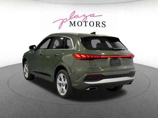 District Green Metallic 2026 Audi Q5 Premium Plus TFSI quattro S tronic