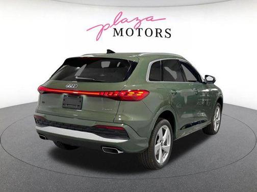 District Green Metallic 2026 Audi Q5 Premium Plus TFSI quattro S tronic