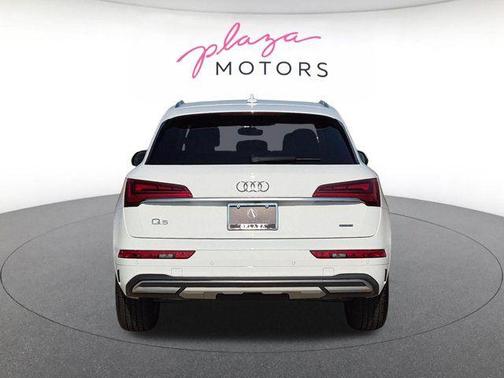 Ibis White 2023 Audi Q5 40 Premium