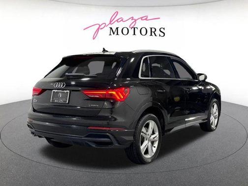 Mythos Black Metallic 2021 Audi Q3 45 S line Premium Plus