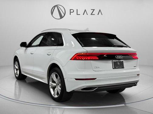 Glacier White Metallic 2023 Audi Q8 55 Premium Plus