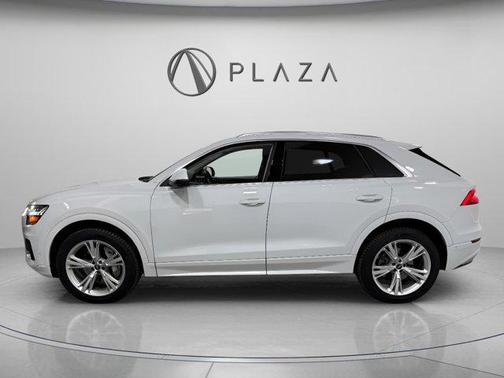 Glacier White Metallic 2023 Audi Q8 55 Premium Plus