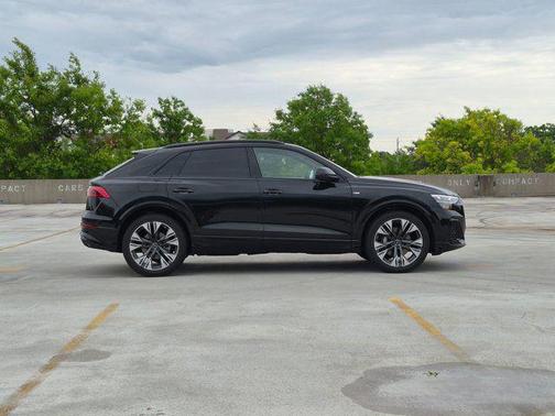 Mythos Black Metallic 2026 Audi Q8 55 Premium Plus