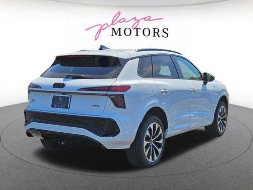 Arkona White 2026 Audi Q3 TFSI quattro S tronic