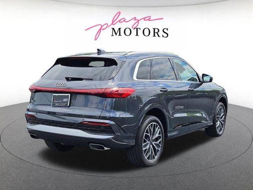 Tambora Gray Metallic 2025 Audi Q5 Premium Plus TFSI quattro S tronic