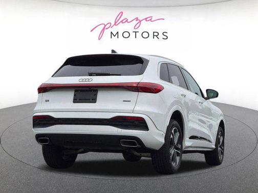 Arkona White 2025 Audi Q5 Premium TFSI quattro S tronic