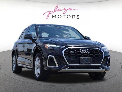 Mythos Black Metallic 2023 Audi Q5 45 S line Premium
