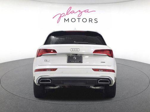 Ibis White 2023 Audi Q5 45 S line Premium