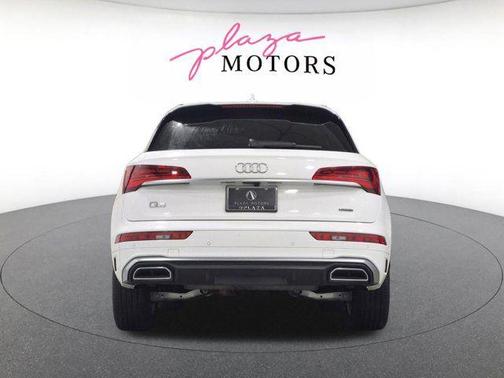 Ibis White 2023 Audi Q5 45 S line Premium