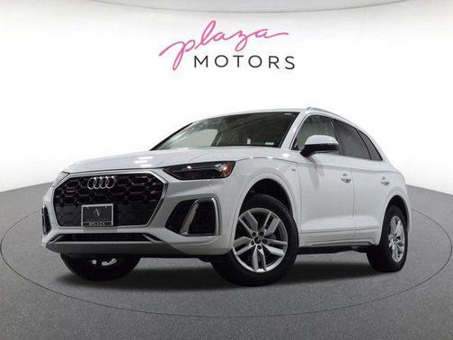 Ibis White 2023 Audi Q5 45 S line Premium