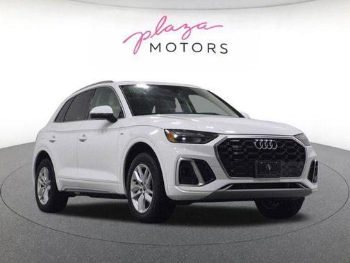 Ibis White 2023 Audi Q5 45 S line Premium