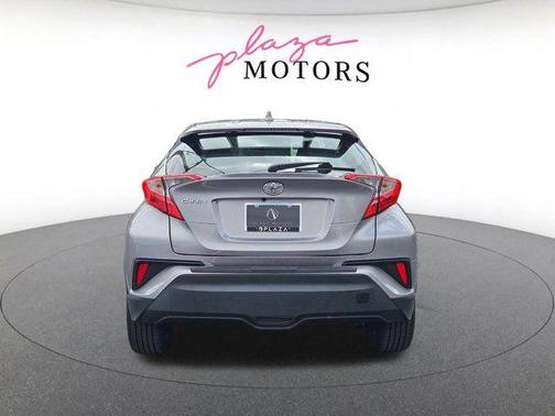 Silver Knockout Metallic 2019 Toyota C-HR XLE