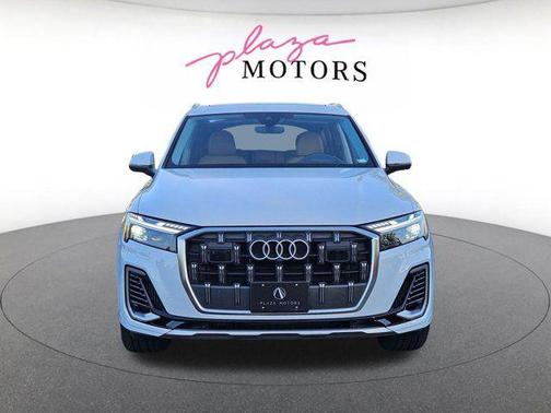 Glacier White Metallic 2025 Audi Q7 55 Prestige