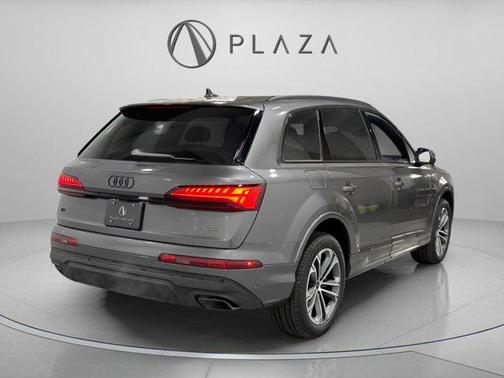 Samurai Gray Metallic 2026 Audi Q7 45 Premium