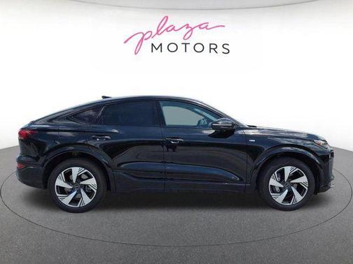 Mythos Black Metallic 2027 Audi Q6 e-tron Sportback Premium Plus