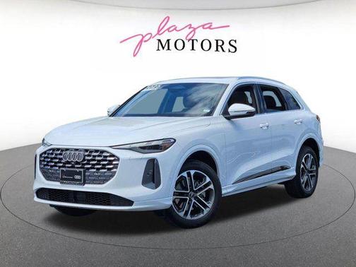Arkona White 2025 Audi Q5 Premium TFSI quattro S tronic