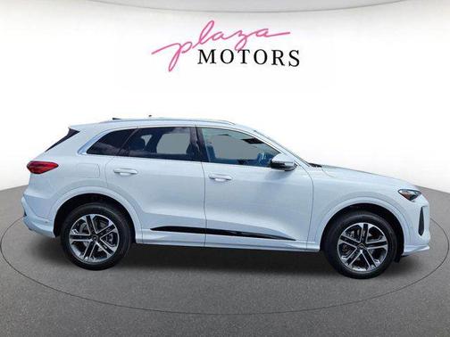 Arkona White 2025 Audi Q5 Premium TFSI quattro S tronic