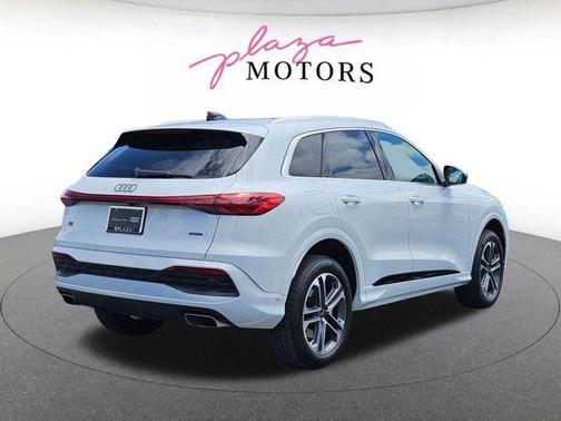 Arkona White 2025 Audi Q5 Premium TFSI quattro S tronic