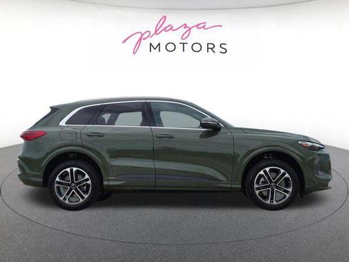District Green Metallic 2025 Audi Q5 Premium TFSI quattro S tronic
