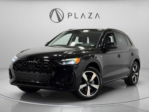 Mythos Black Metallic 2023 Audi Q5 45 S line Premium Plus