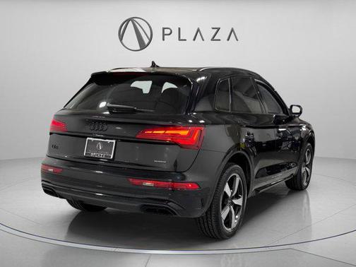 Mythos Black Metallic 2023 Audi Q5 45 S line Premium Plus
