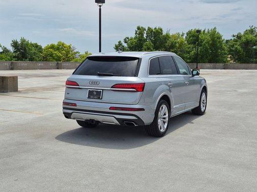 Satellite Silver Metallic 2025 Audi Q7 55 Premium Plus
