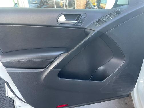 2016 Volkswagen Tiguan SE