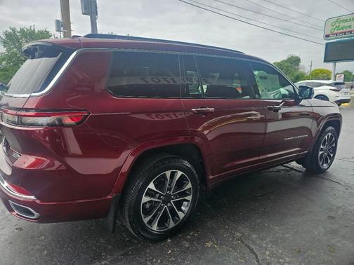 Maroon 2021 Jeep Grand Cherokee L Overland