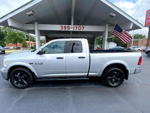 2017 RAM 1500 SLT