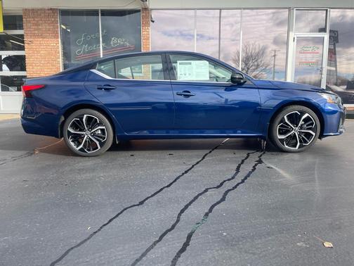 2024 Nissan Altima 2.5 SR