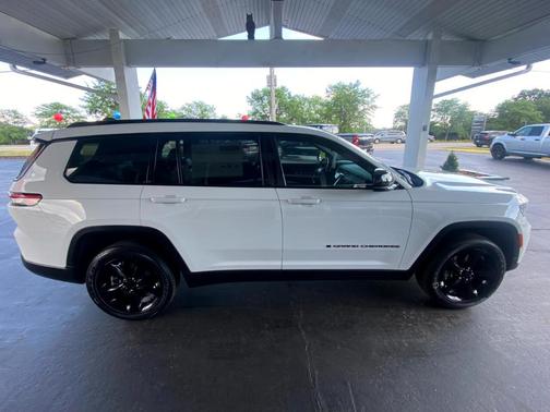 2023 Jeep Grand Cherokee L Laredo