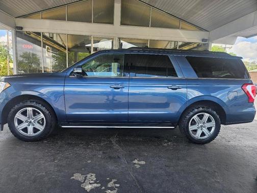 Blue 2019 Ford Expedition Max XLT