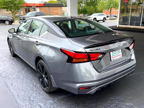 2022 Nissan Altima 2.5 SR