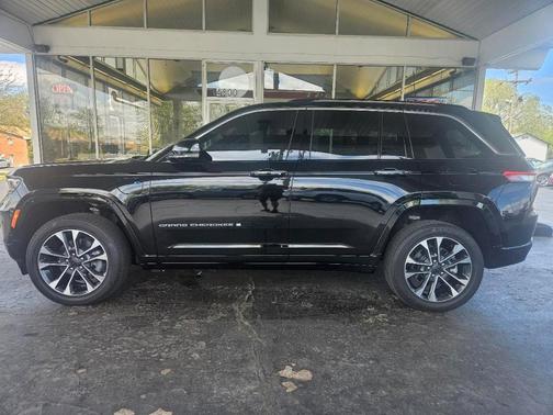 Black 2022 Jeep Grand Cherokee 4xe Overland
