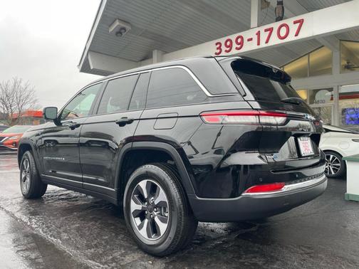 2022 Jeep Grand Cherokee 4xe Base