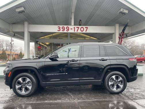 2022 Jeep Grand Cherokee 4xe Base