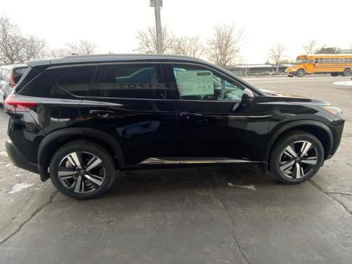 2022 Nissan Rogue SL