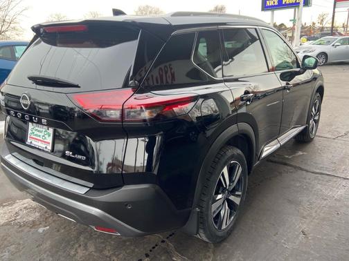 2022 Nissan Rogue SL