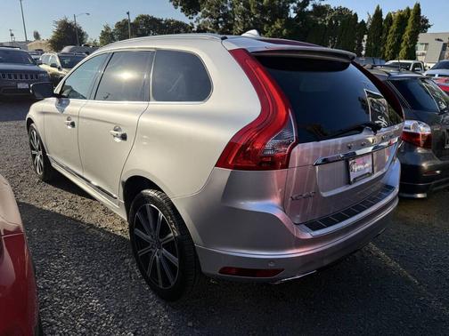 2016 Volvo XC60 T5 Drive-E Premier
