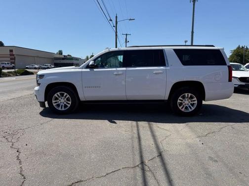 Champagne Silver Metallic 2016 Chevrolet Suburban LT