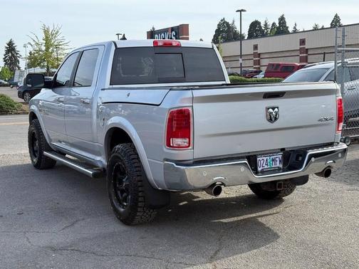 Bright Silver Metallic Clear Coat 2018 RAM 1500 Laramie